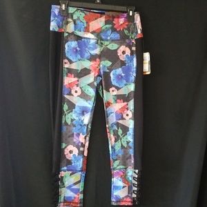 NWT YOGA PANTS